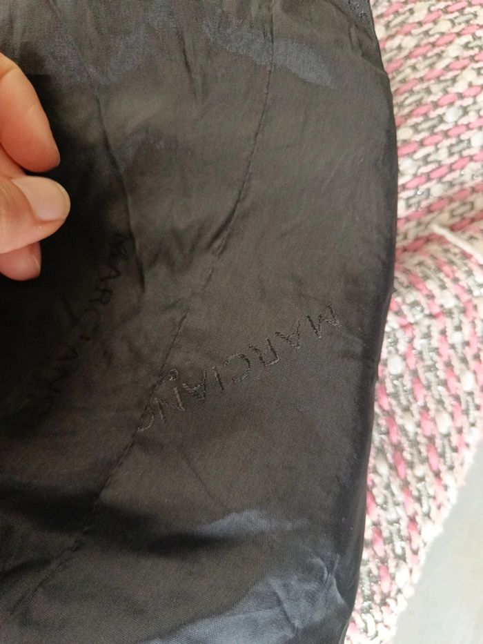 Taille 40 ( attention taille petit)
Veste zippée Marciano Guess - photo numéro 3