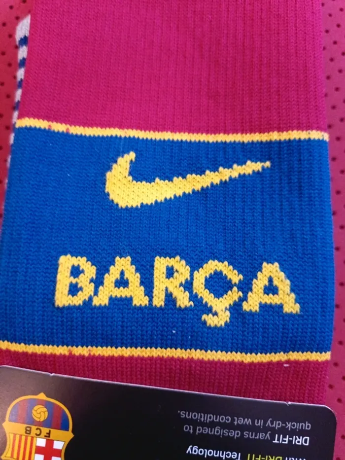 Chaussettes de foot FC Barcelone, Nike Authentique Officiel taille 31/35, Neuf - photo numéro 4