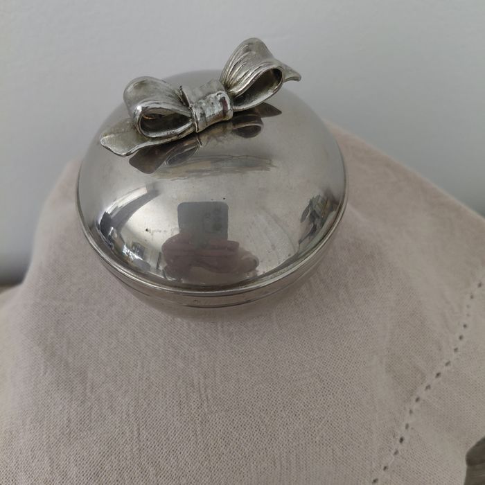 Boîte en métal argenté - photo numéro 3