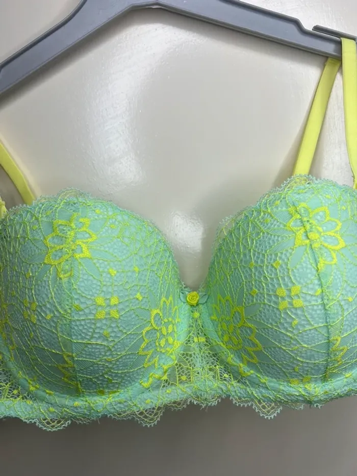 Soutien-gorge 90C 💚 - photo numéro 2