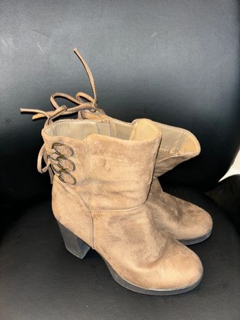 Bottes bottines marron avec lacets arrière taille 40 en excellent état