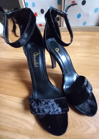 Chaussure talon effet velours