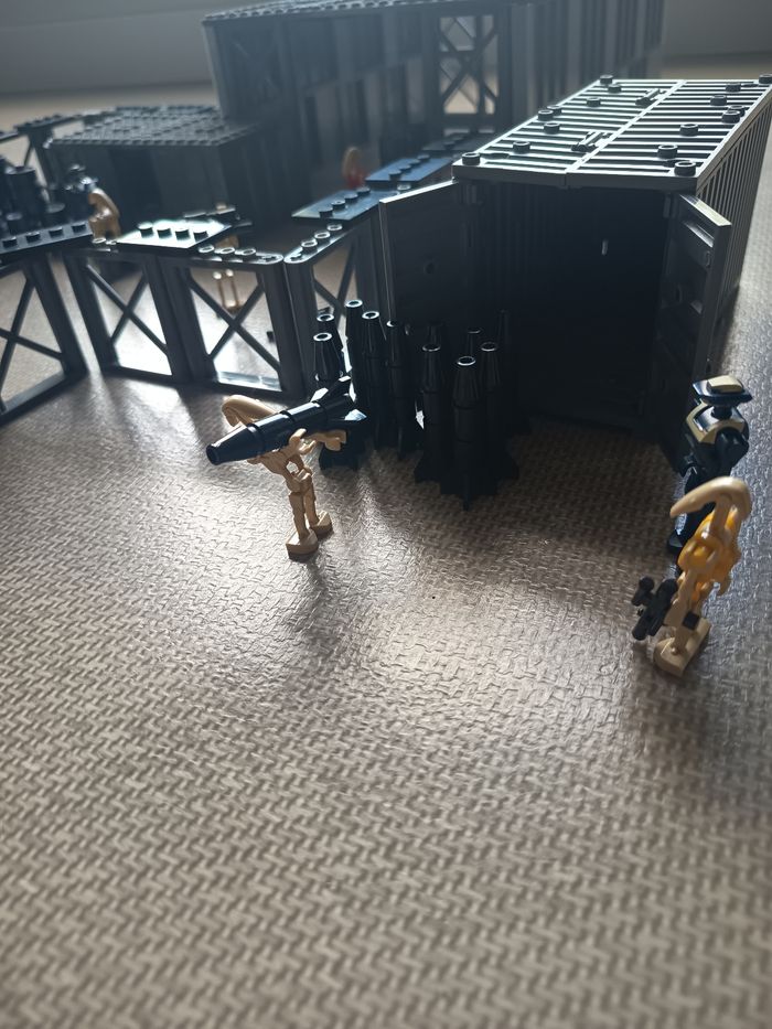 Entrepôt séparatiste droid moc lego - photo numéro 4
