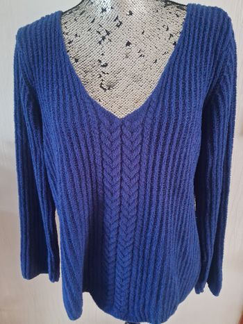 Pull bleu col V/ bnk