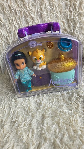 Mini poupée disney - valise Mini animator - princesse jasmine - disneyland paris disney store Neuf