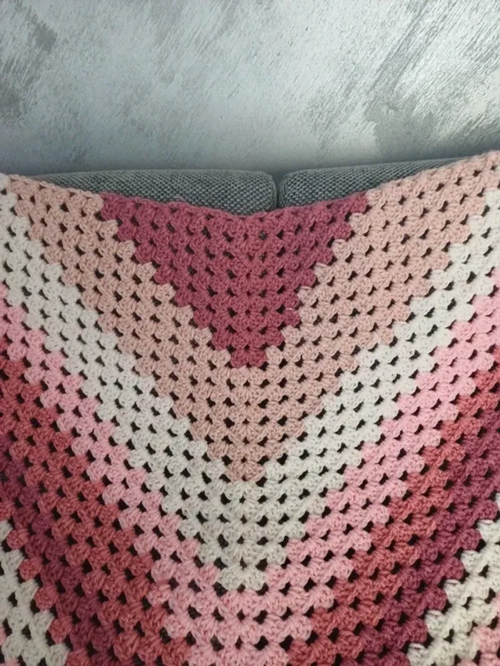 Joli chale multicolores fait main au crochet - photo numéro 2