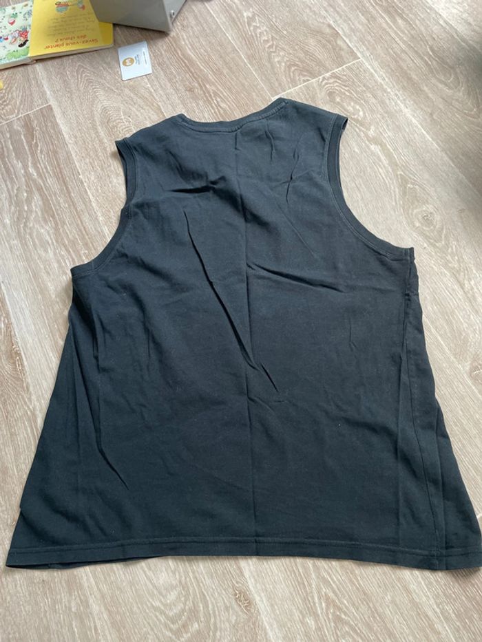 Tee shirt sans manche - photo numéro 2