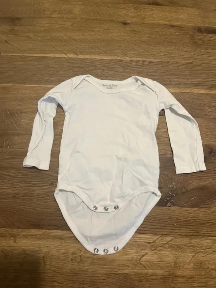 Lot de bodies en 74 cm - photo numéro 5