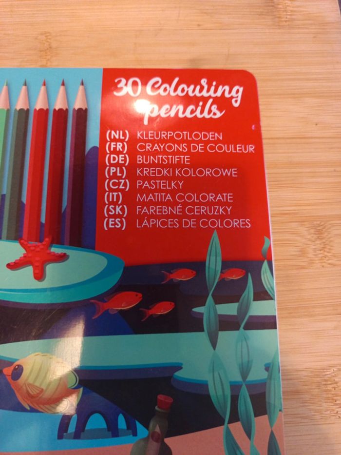 Boite de 30 crayons de couleur neuf - photo numéro 2