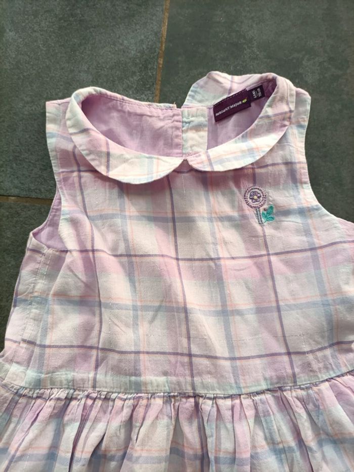 Robe avec jolie dos - photo numéro 2