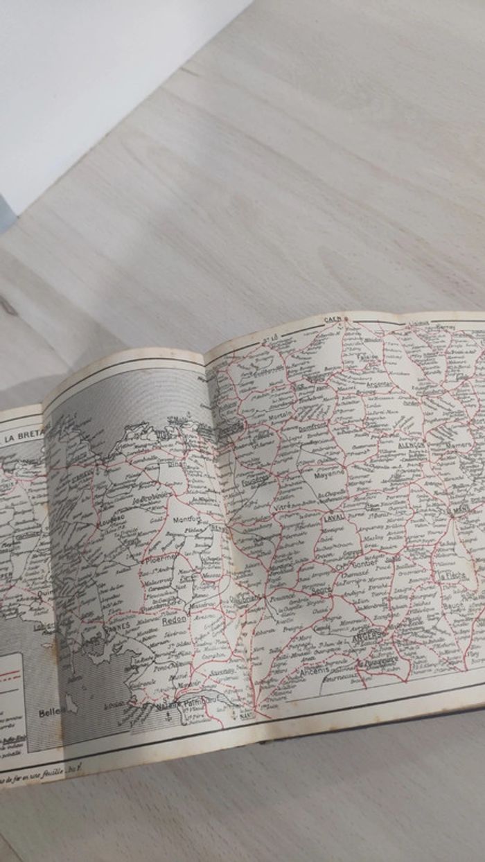Ancien guide bleu Bretagne chemins de fer et route 1924 - photo numéro 9
