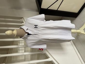 Polo Tommy Hilfiger crème et bleu marine
