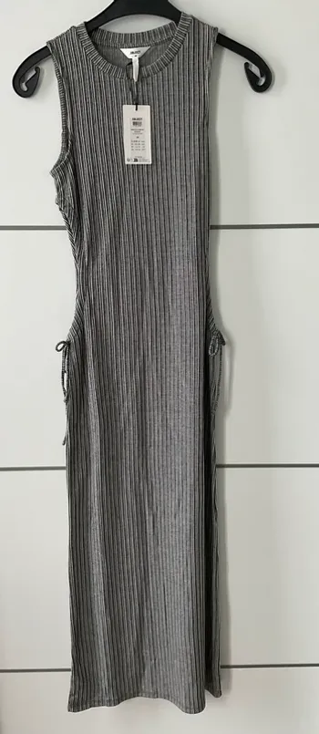 Robe longue échancrée