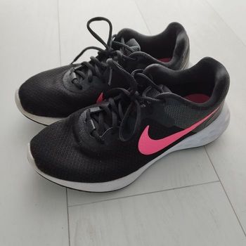Chaussures Nike révolution 6