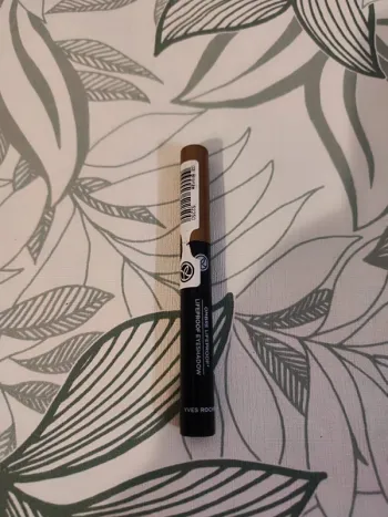 Yves rocher fard à paupieres lifeproof 03 bronze 1,4g valeur 18€  à utiliser 6 mois après ouverture