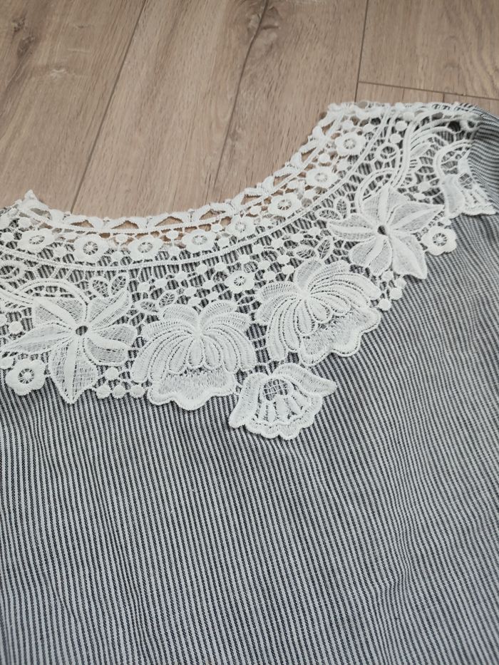 Blouse rayures et dentelles - photo numéro 3