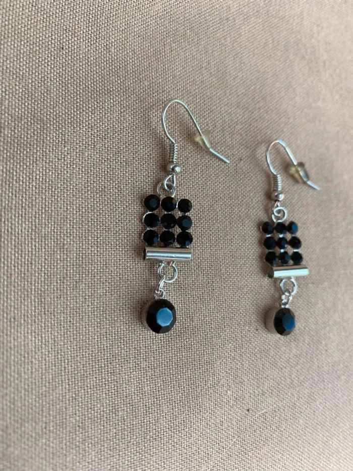 Boucle d’oreilles strass noir - photo numéro 3