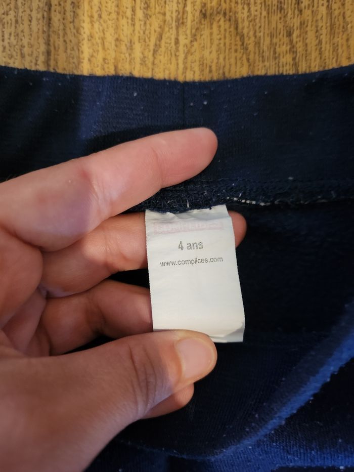 Pantalon 4 ans avec écriture "love" sur la jambe droite - photo numéro 3