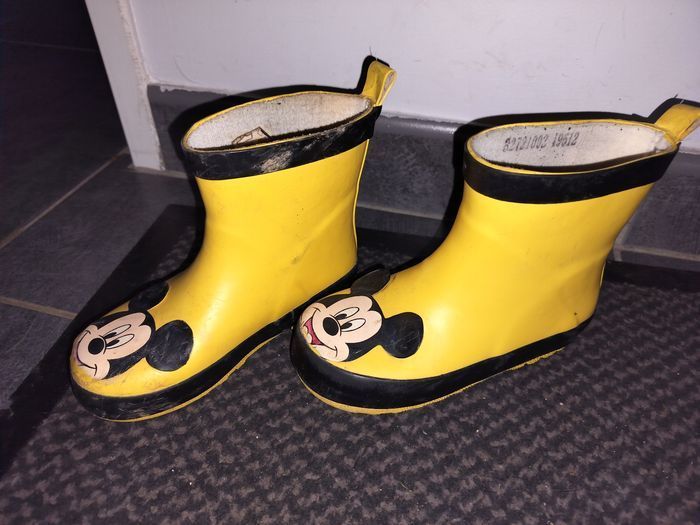 Bottes de pluie T 26 Mickey très bon état - photo numéro 1