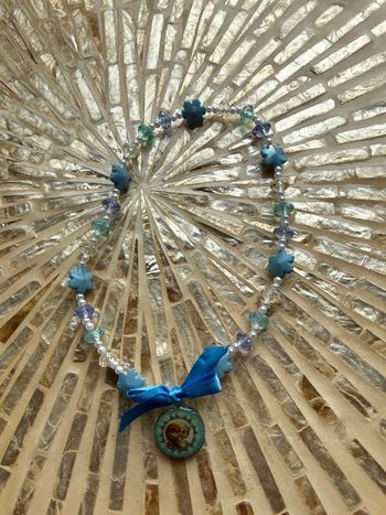Reine des neiges collier neuf