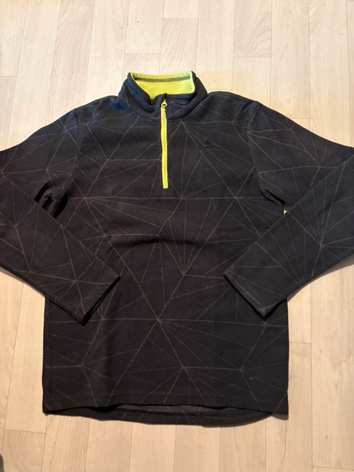 Polaire gris foncé quechua 12 ans avec motifs