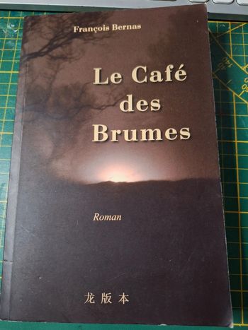 Livre le café des brumes en très bon état