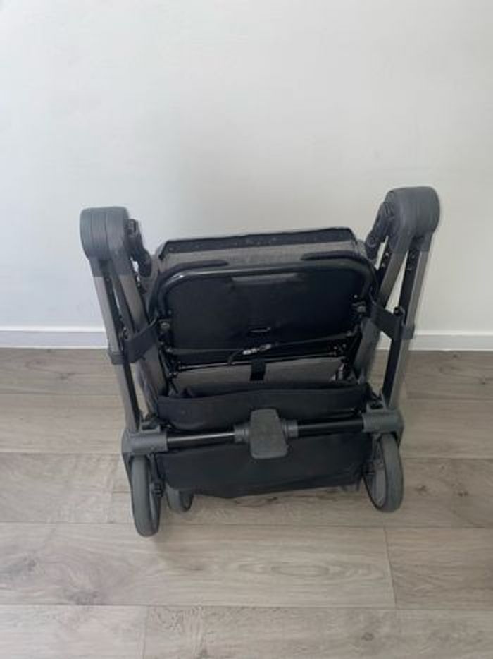 Poussette twistshake grise - photo numéro 2