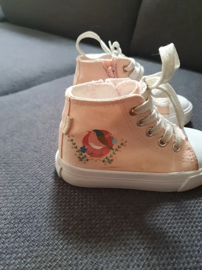 Baskets bébé fille taille 23 - photo numéro 2