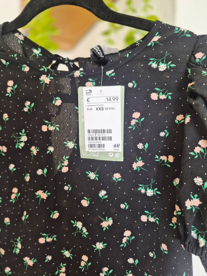 Robe t.xxs 32 neuve - photo numéro 2