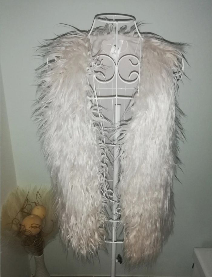 2 gilets fausse fourrure - photo numéro 3