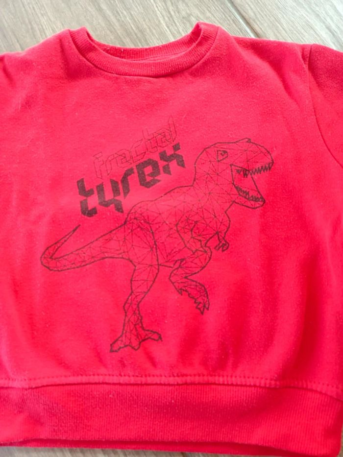 Pull rouge - photo numéro 2