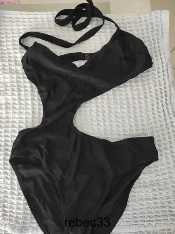 Maillot de bain une pièce noir