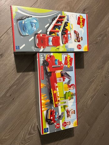 2 véhicules d’Abrick