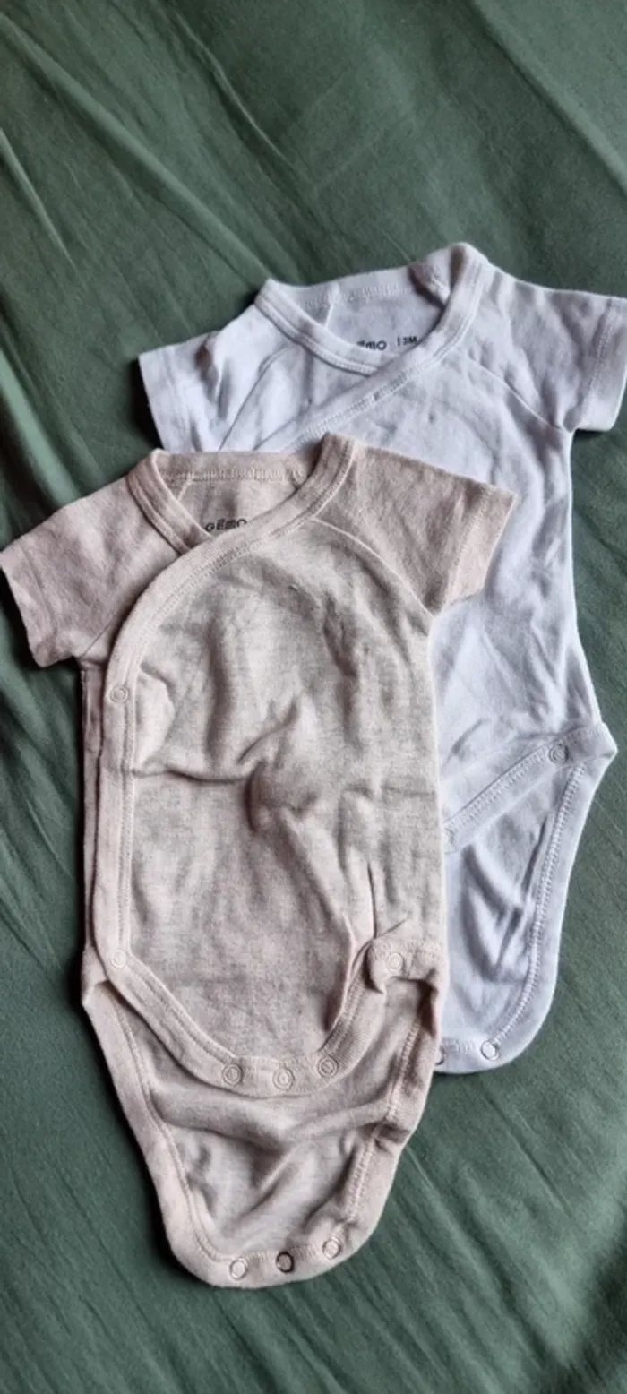 Lot 4 body manche courte gemo 3 mois - photo numéro 4