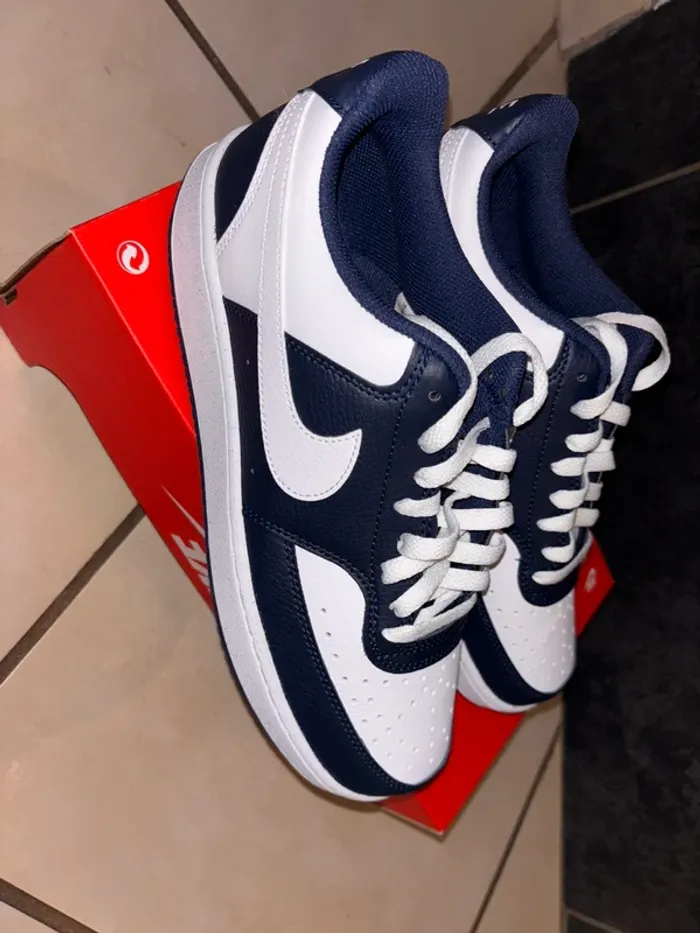 Baskets Nike P.42,5 Neuves - photo numéro 6