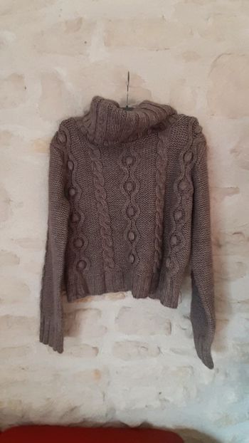 Pull mohair col roulé brun effet tricot