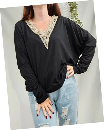 Blouse noire col V dentelle crochet taille L