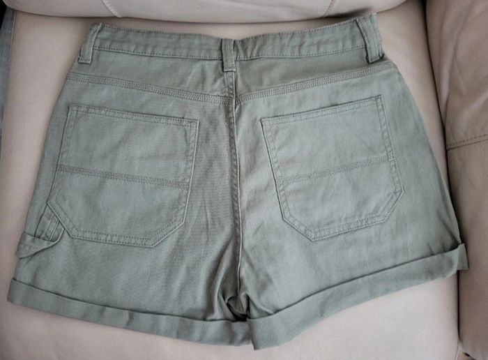 Short vert kaki - photo numéro 2
