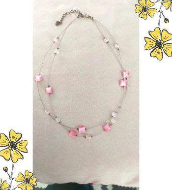 Collier rose cube & perles givrée – Collection Nuances de Rose