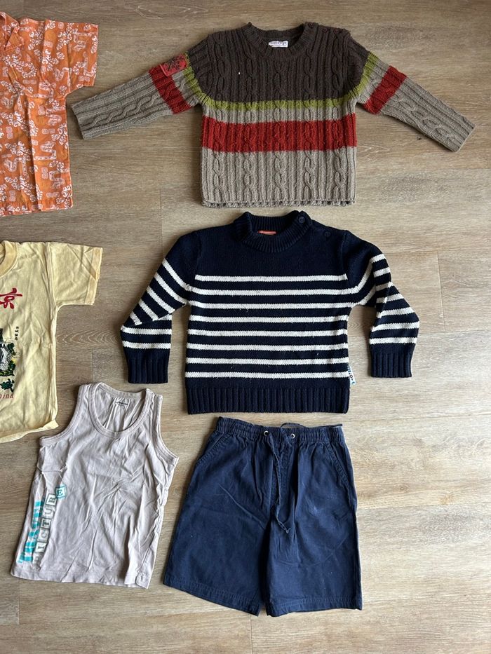 Lot vêtements garçon 5 ans – T-shirts, polo, pulls, shorts, Cars, été/hiver - photo numéro 4