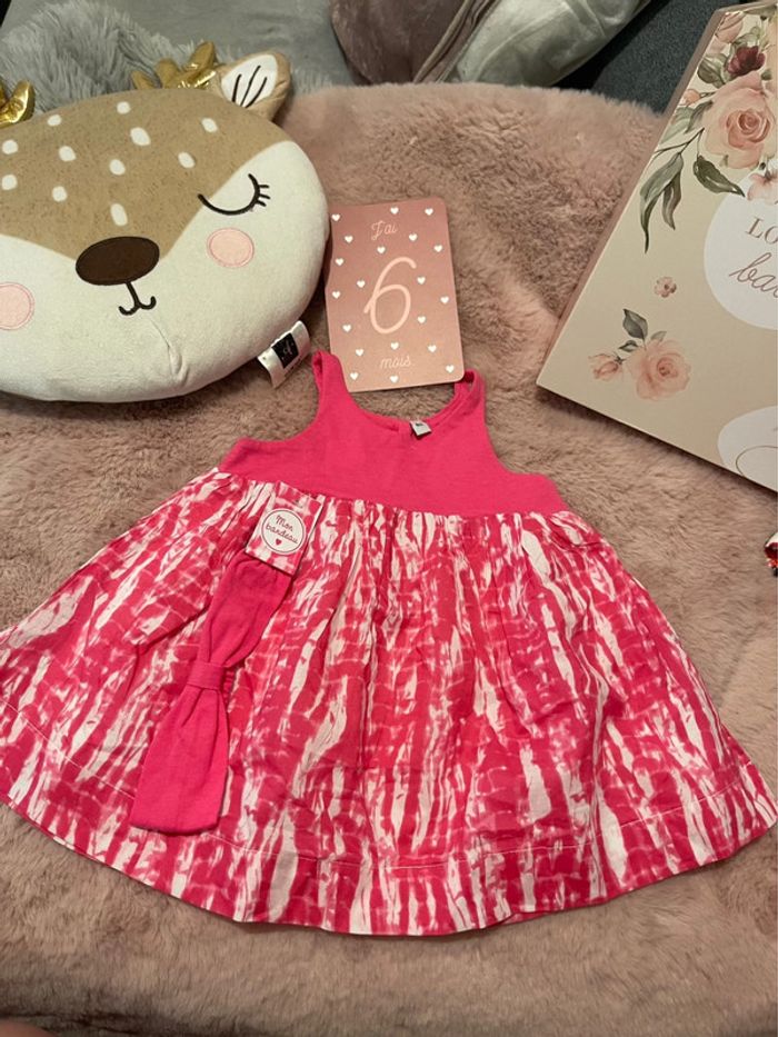 Robe neuve +bandeau 6 mois