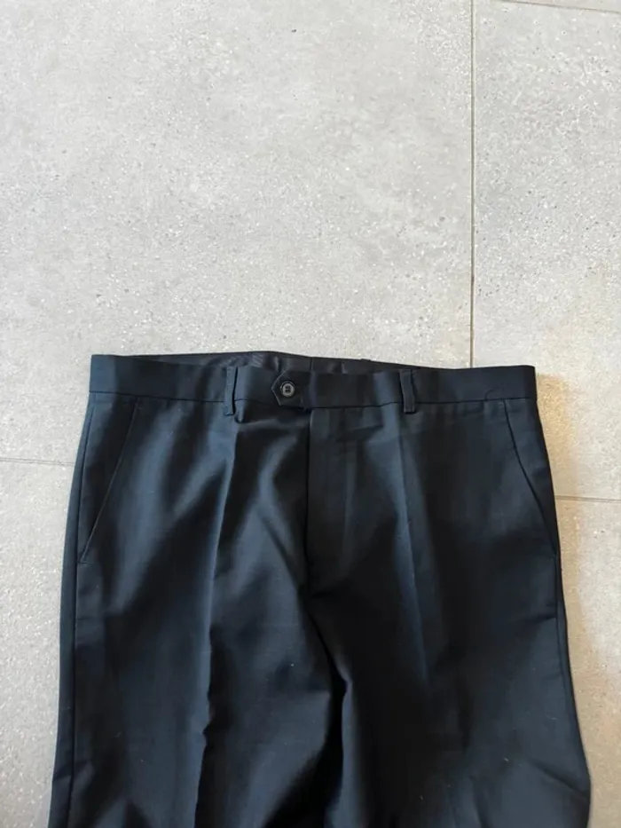 Pantalon noir taille 52 IT, très bon état , 46x98cm - photo numéro 2