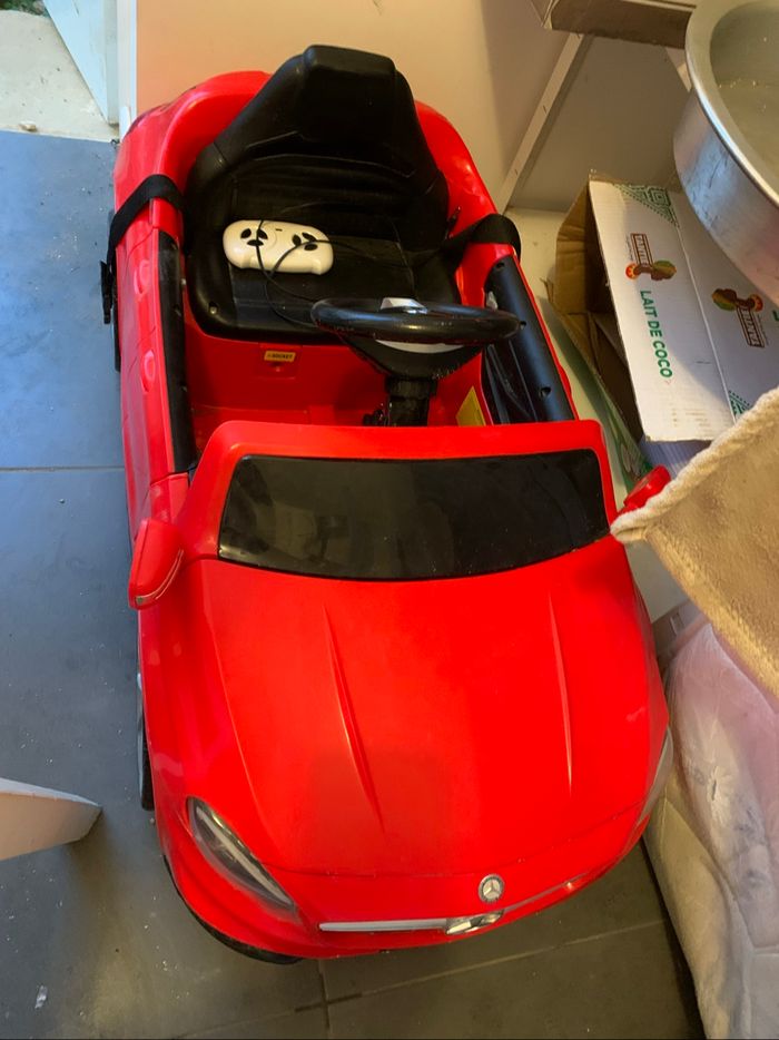 Voiture électrique télécommandée