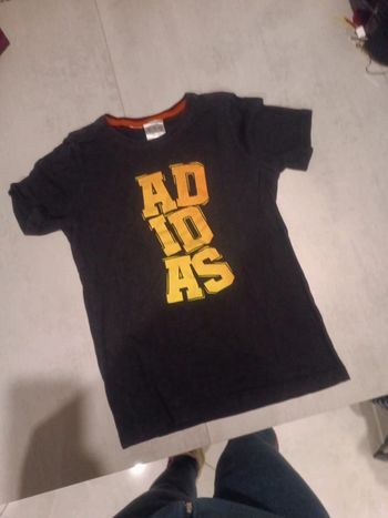 Tee shirt adidas 9/10 ans