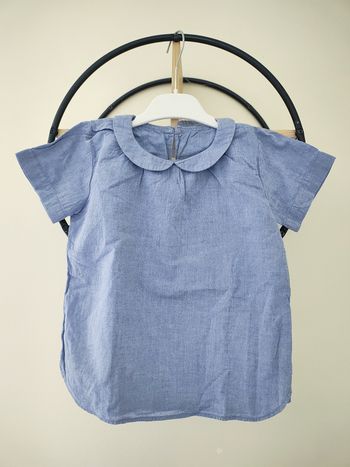 8 ans blouse teeshirt été a col monoprix ( étiquette coupée)