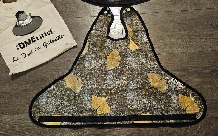 Plateau + 2 bavoirs à scratch DMEntiel - photo numéro 3