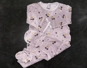 Pyjama velours Kiabi cerises – 12 mois