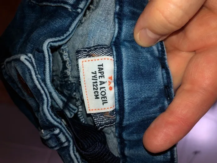Jeans tape à l’œil 7 ans - photo numéro 3