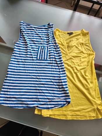 Lot de deux débardeurs Un Camaïeu et l'autre Kiabi de taille 36