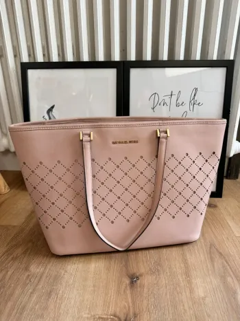 Sac à main Michael Kors rose